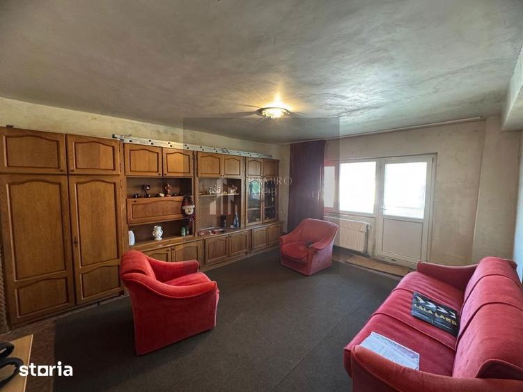 Apartament cu 4 camere decomandat în Central