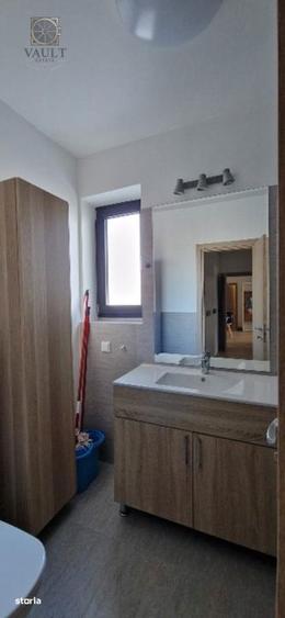 Apartament cu 3 camere decomandat, mobilat în Băneasa