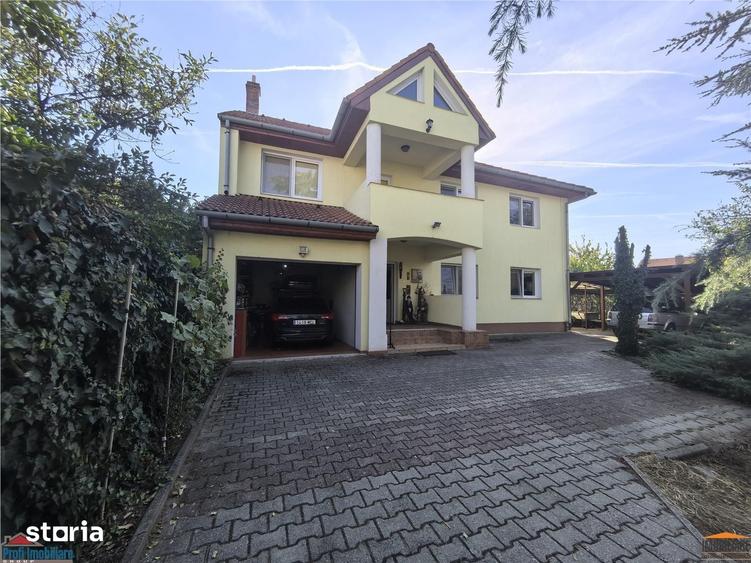 Casă cu 8 camere cu Teren 1150 Mp în Elisabetin