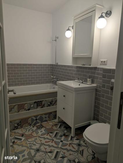 Casă cu 5 camere cu Teren 89 Mp în Străulești
