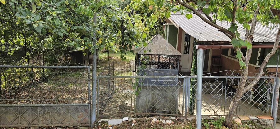 Casă cu 2 camere în Gârbou