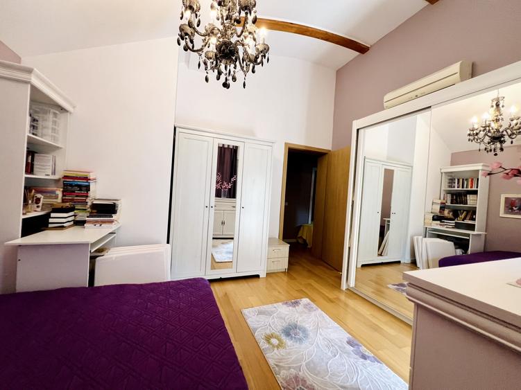 Apartament cu 3 camere semidecomandat, mobilat în Aradului