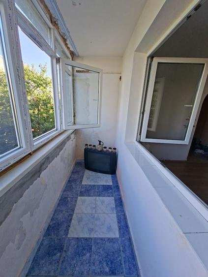 Apartament cu 3 camere semidecomandat în Gorjului