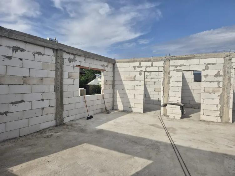 Casă cu 3 camere în Mihail Kogălniceanu