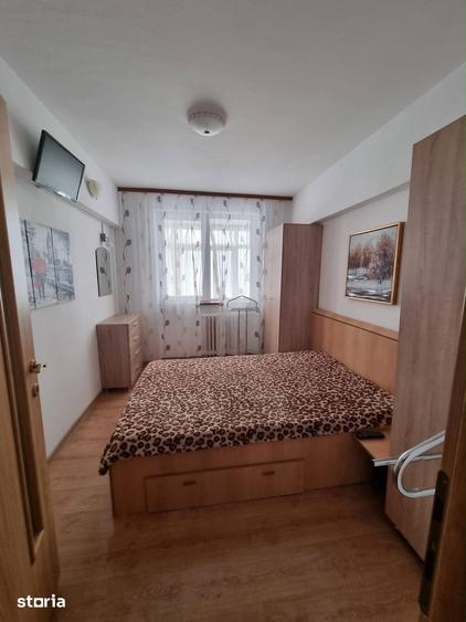 Apartament cu 3 camere decomandat în Giurgiului