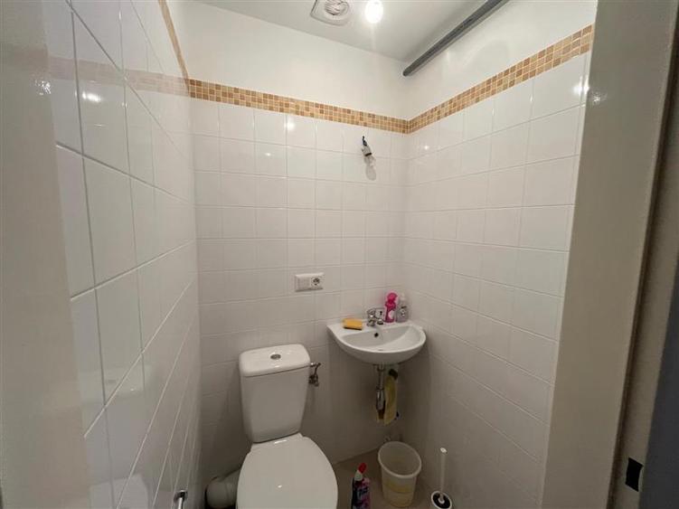 Apartament cu 3 camere semidecomandat în Nord