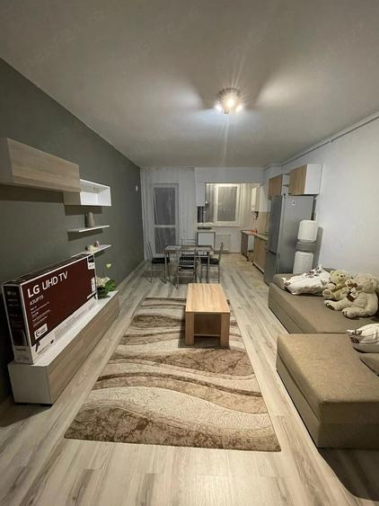 Apartament cu 2 camere decomandat în Vest