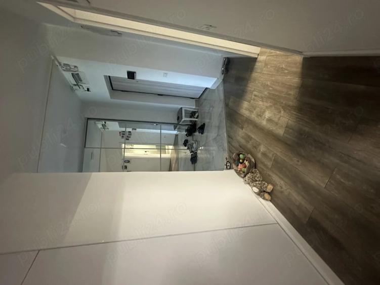 Apartament cu 3 camere decomandat, mobilat în Central