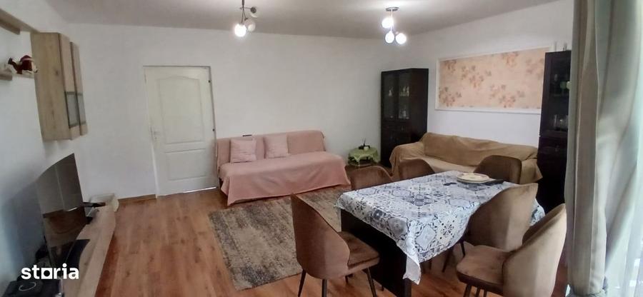 Casă cu 4 camere cu Canalizare în Gruia
