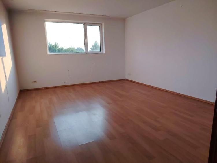 Casă individuală cu 7 camere cu Piscina în Gorgota