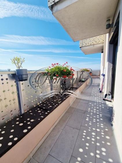 Apartament cu 4 camere semidecomandat, mobilat în Europa
