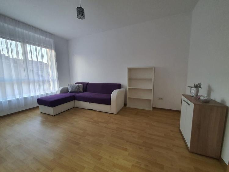 Apartament cu 3 camere semidecomandat, mobilat în Lipovei