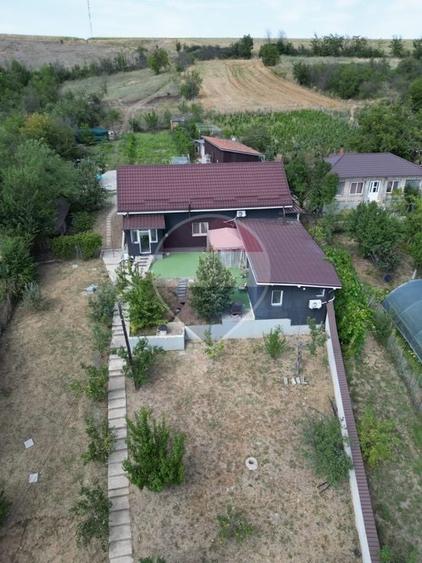 Casă individuală cu 5 camere cu Teren 5300 Mp în Găvănești