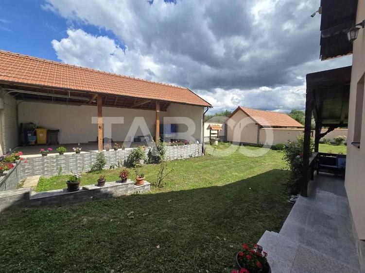 Casă cu 3 camere cu Teren 1255 Mp în Colun
