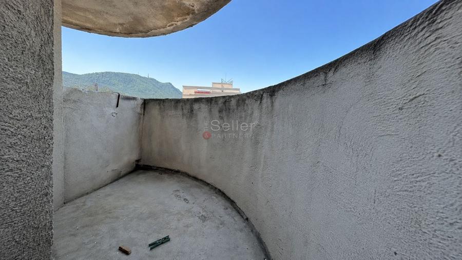 Apartament cu 2 camere decomandat, mobilat în Central