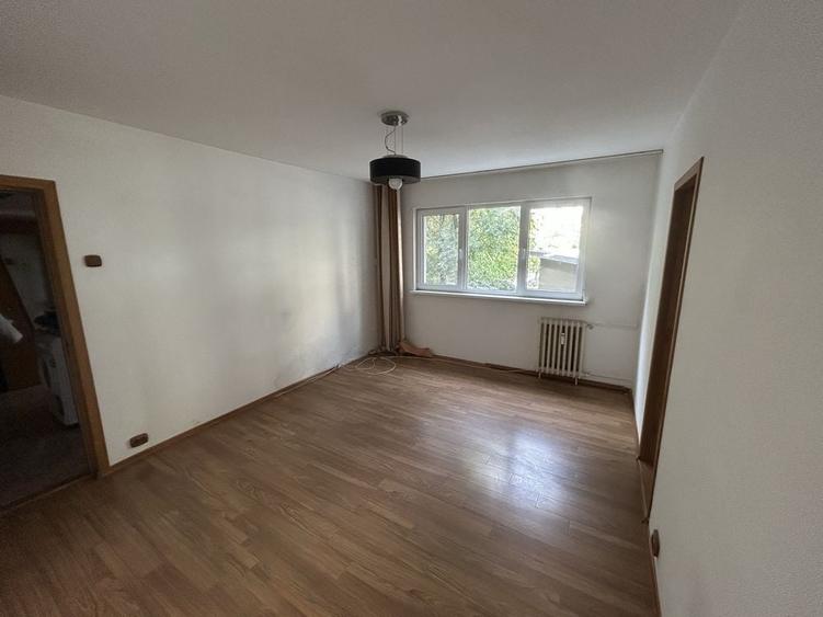 Apartament cu 2 camere semidecomandat în Vest