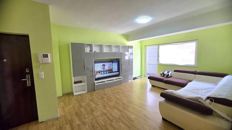 Apartament cu 3 camere decomandat în Independenței