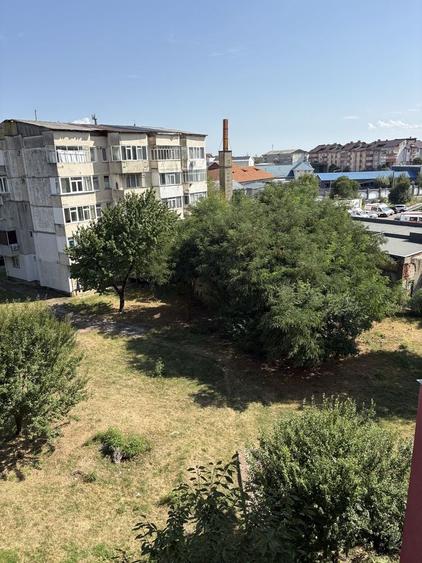 Apartament cu 2 camere semidecomandat în Mărăței