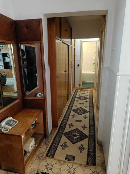 Apartament cu 3 camere decomandat în Tudor