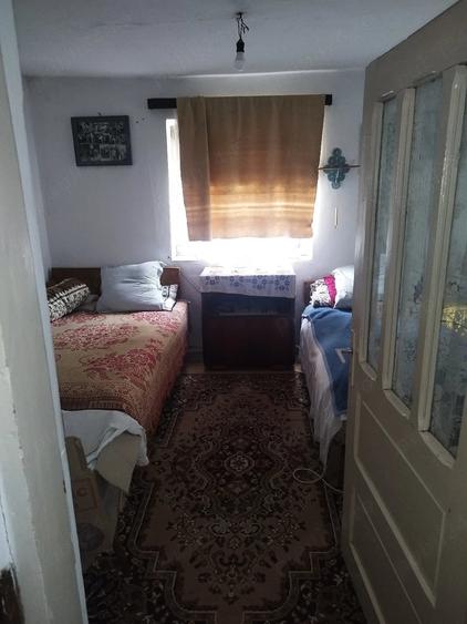 Casă cu Teren 4000 Mp în Calopăr