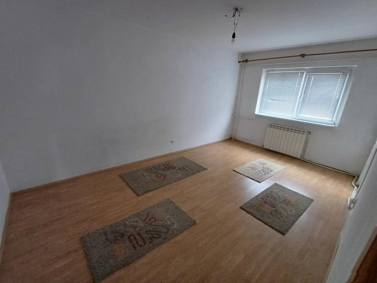 Apartament cu 2 camere decomandat, mobilat în Călărași