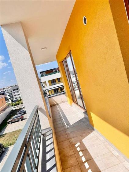Apartament cu 2 camere decomandat în Tractorul
