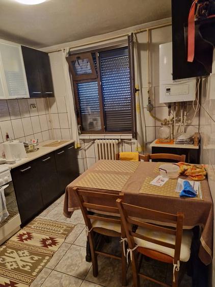 Apartament cu 2 camere decomandat în Precista