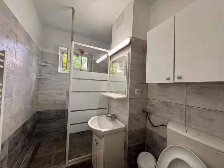 Apartament cu 2 camere decomandat în Malul Spitalului