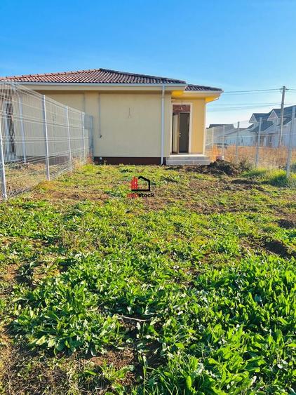 Duplex cu 3 camere cu Teren 250 Mp în Sânandrei