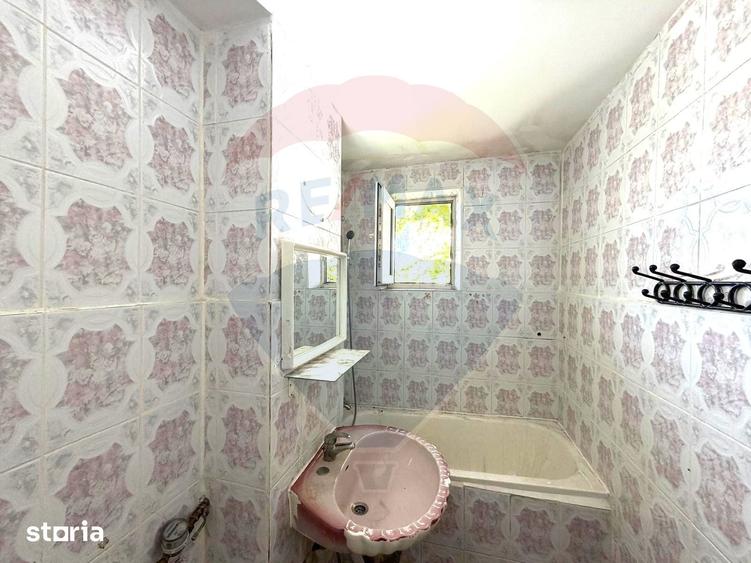 Apartament cu 3 camere decomandat în Cornișa