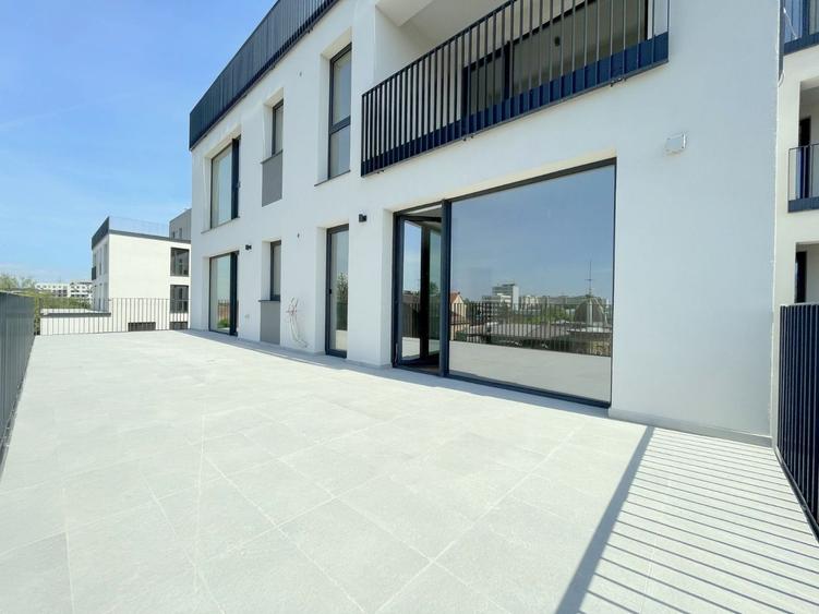 Apartament cu 3 camere decomandat în Ultracentral