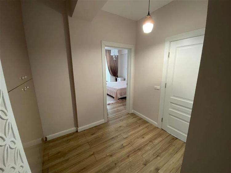 Apartament cu 3 camere decomandat în Aeroport