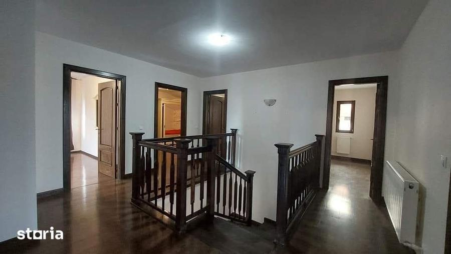Casă cu 5 camere cu Teren 400 Mp în Miroslava