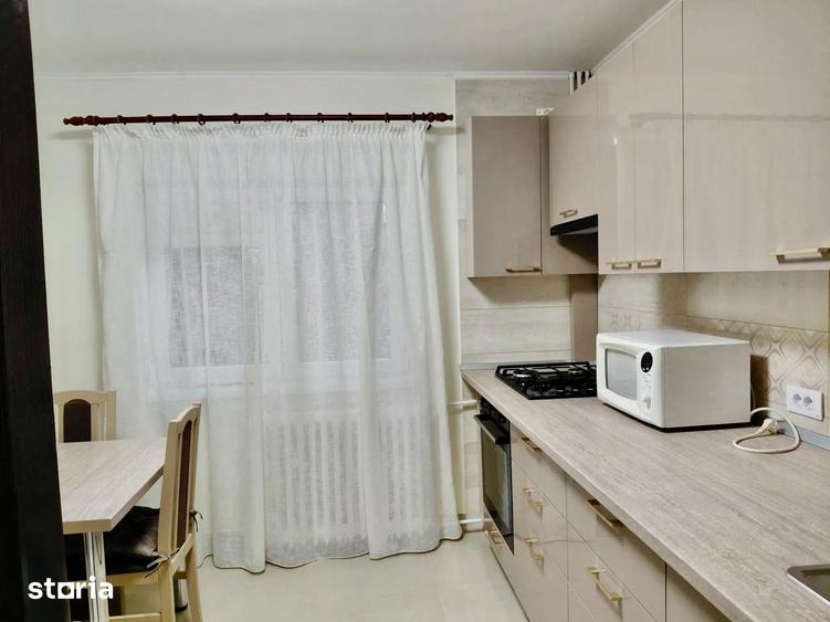 Apartament cu 3 camere decomandat în Nerva Traian