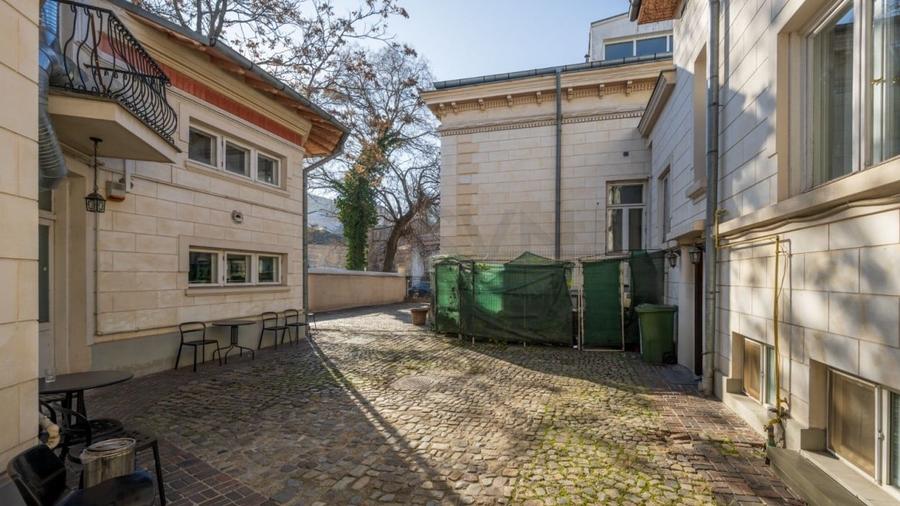 Casă individuală cu 20 camere cu Canalizare în Unirii