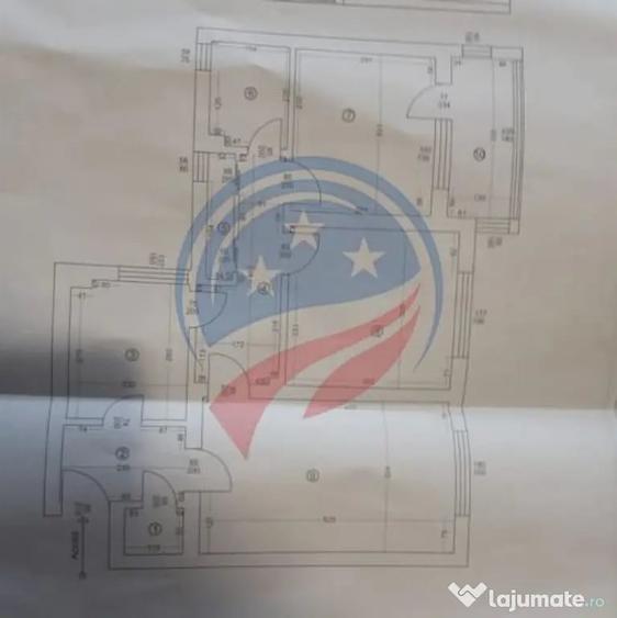 Apartament cu 3 camere semidecomandat în Gării