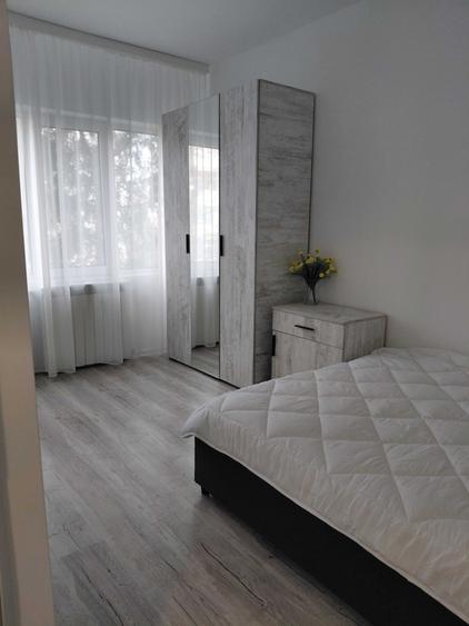 Apartament cu 3 camere semidecomandat în Micro 16
