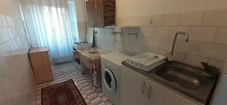Garsonieră decomandată în Nerva Traian