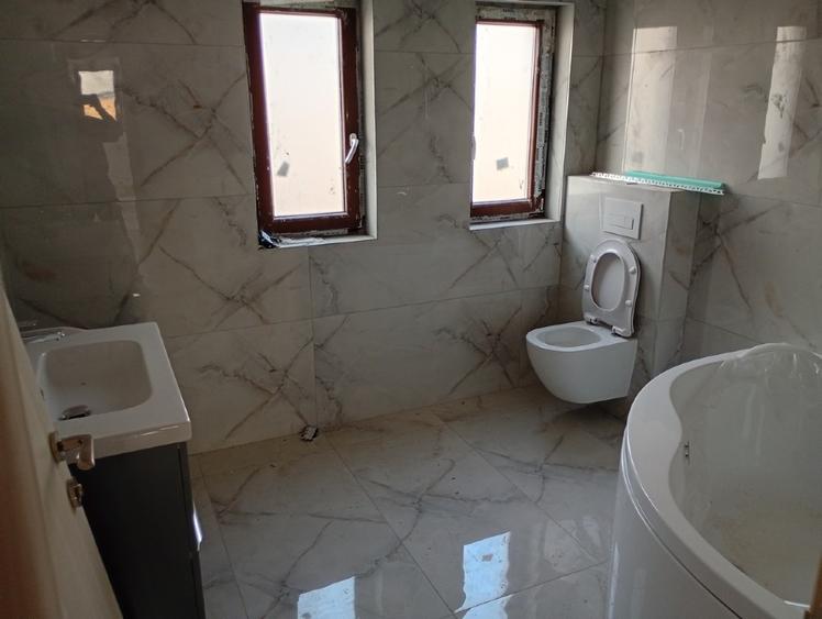 Duplex cu 5 camere cu Teren 332 Mp în Giroc