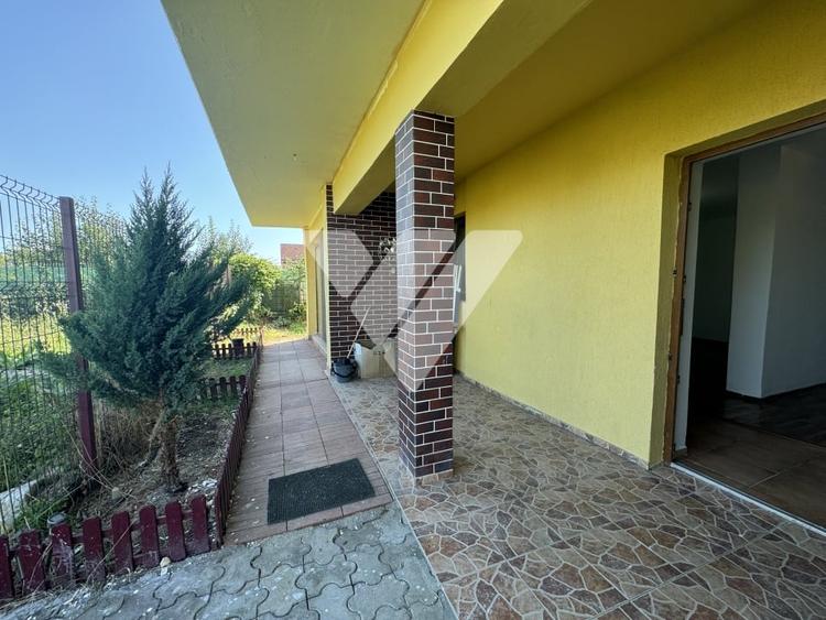 Apartament cu 3 camere decomandat în Turnișor