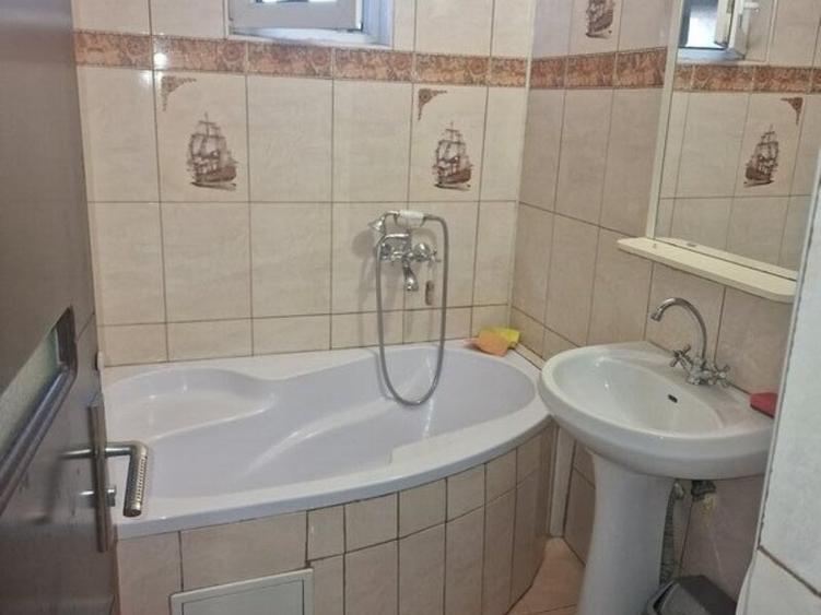 Apartament cu 2 camere semidecomandat în 1 Mai — fotografia 3