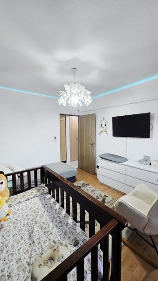 Apartament cu 3 camere decomandat în Sud