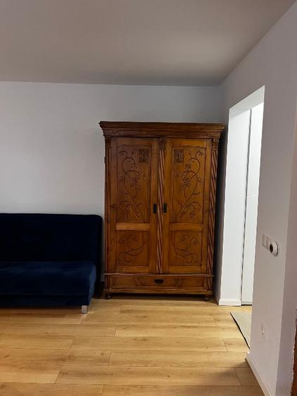 Apartament cu 2 camere semidecomandat, mobilat în Central
