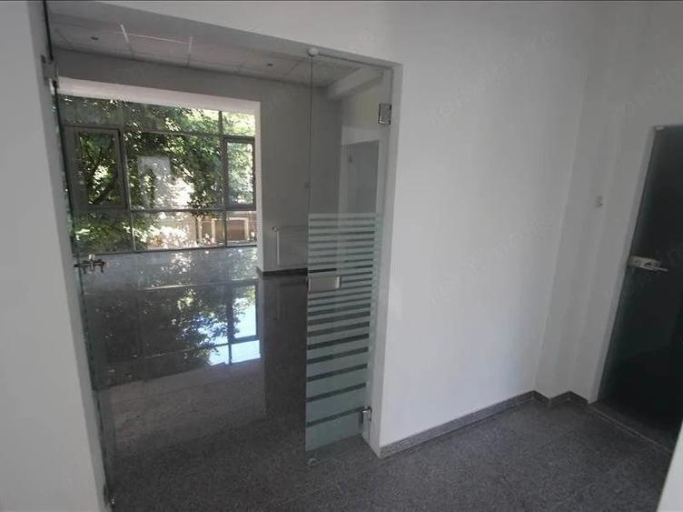 Spațiu comercial, de 100 mp, în Ultracentral