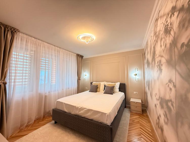 Apartament cu 3 camere semidecomandat în Ultracentral