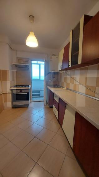 Apartament cu 3 camere decomandat, mobilat în Simeria