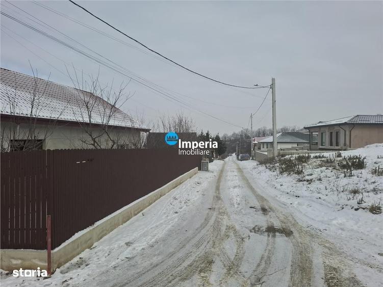 Spațiu comercial, în Tomești