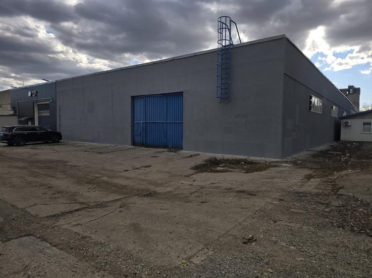 Spațiu industrial, de 4,300 mp, în B-dul București