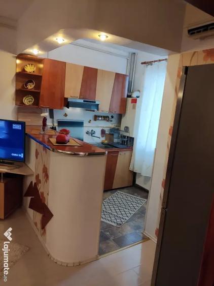Apartament cu 2 camere semidecomandat în Mărăști
