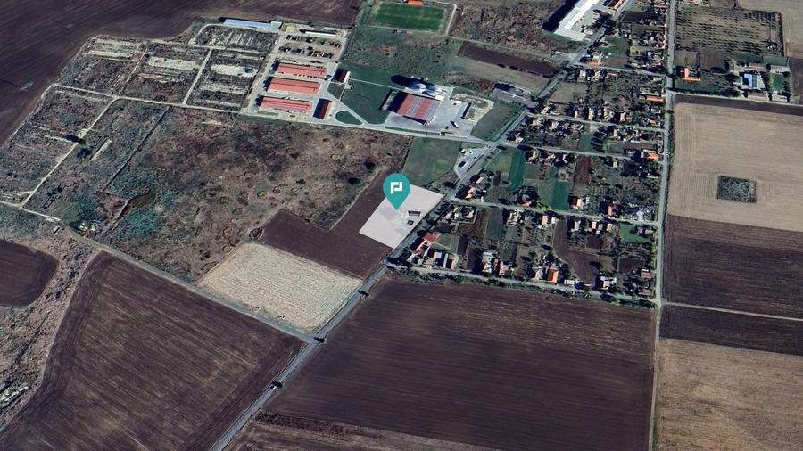 Teren agricol intravilan de 8802 mp, în Semlac
